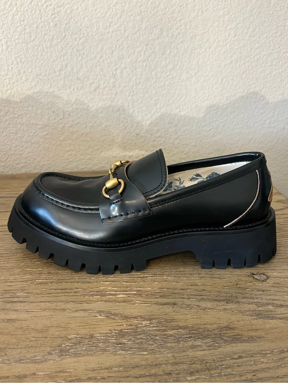Gucci Cordovan Lux Lug Sole Black Gold Horsebit Bee Embroidered leather loafers